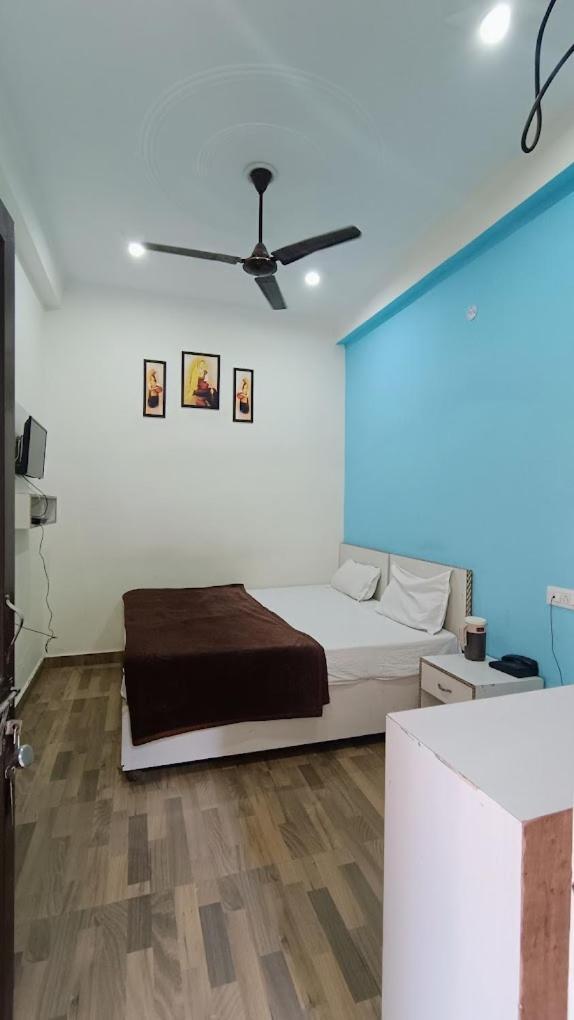 Olt Hostel Ришикеш Экстерьер фото