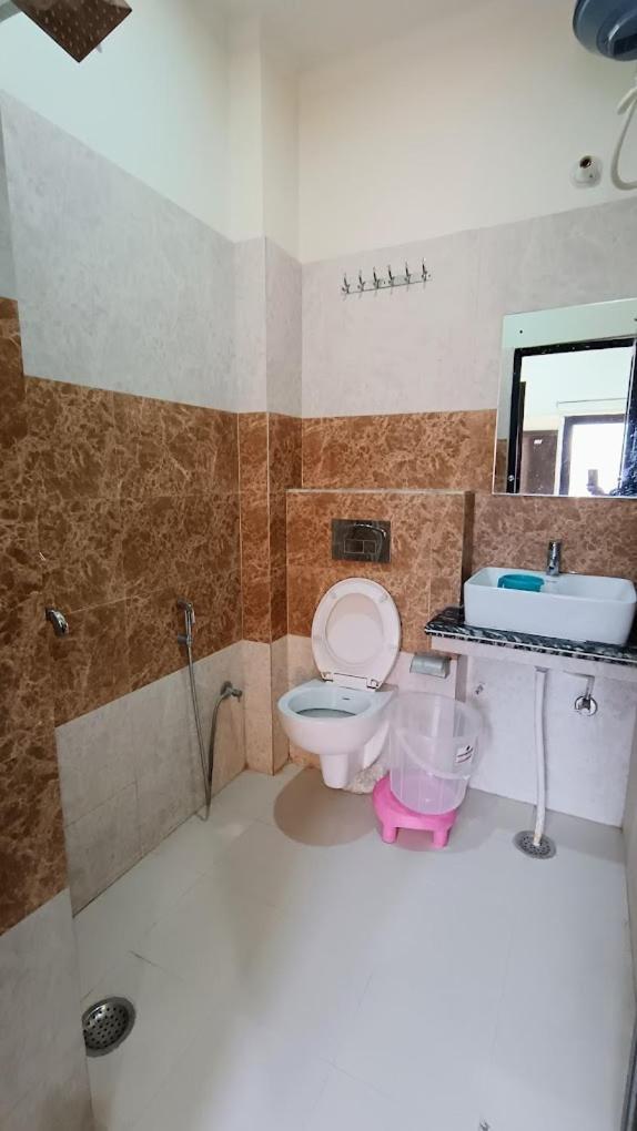 Olt Hostel Ришикеш Экстерьер фото